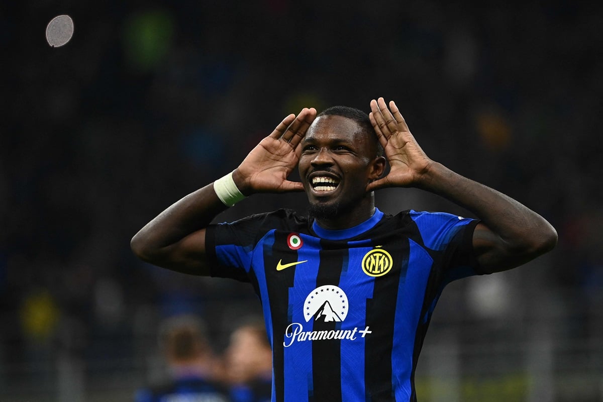 Penyerang Inter Milan Marcus Thuram melakukan selebrasi usai mencetak gol ke gawang AS Roma di laga Serie A.