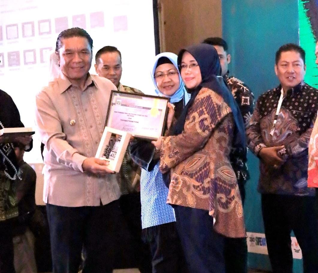 DPMPTSP Kota Cilegon pun mendapatkan penghargaan dari Pemprov Banten n, pada acara Banten Business Forum and Investment Awards 2023. 