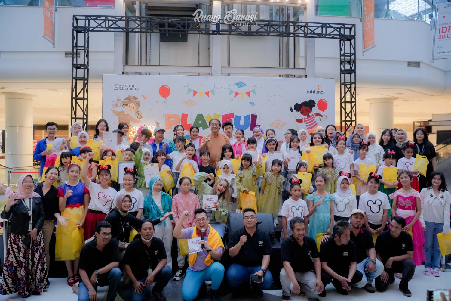 Perayaan HUT Ke-35 Tahun Purwa Caraka Music Studio yang diinisiasi oleh PCMS Cabang Cinere bekerja sama dengan pihak EO dan juga SQ Dome.