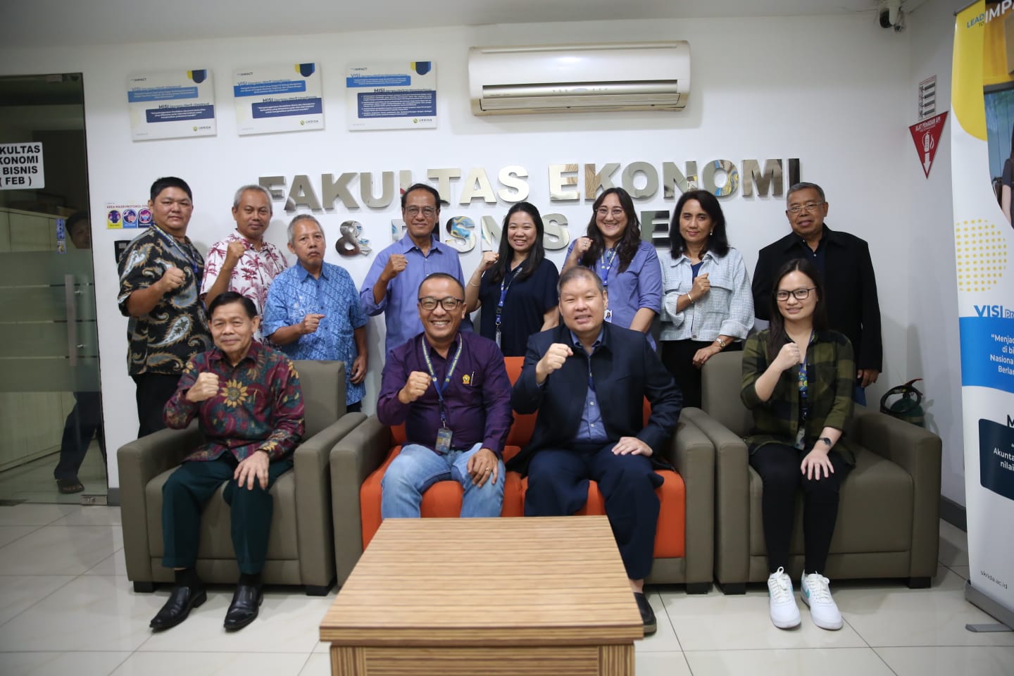 Program Studi Manajemen Fakultas Ekonomi dan Bisnis Ukrida meraih akreditasi Unggul dari BAN-PT.