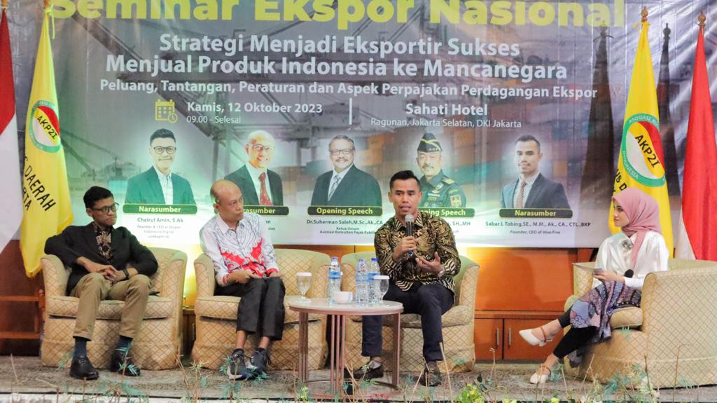  Seminar bertajuk Strategi Menjadi Eksportir Sukses Menjual Produk Indonesia ke Mancanegara di Jakarta, Kamis (12/10).