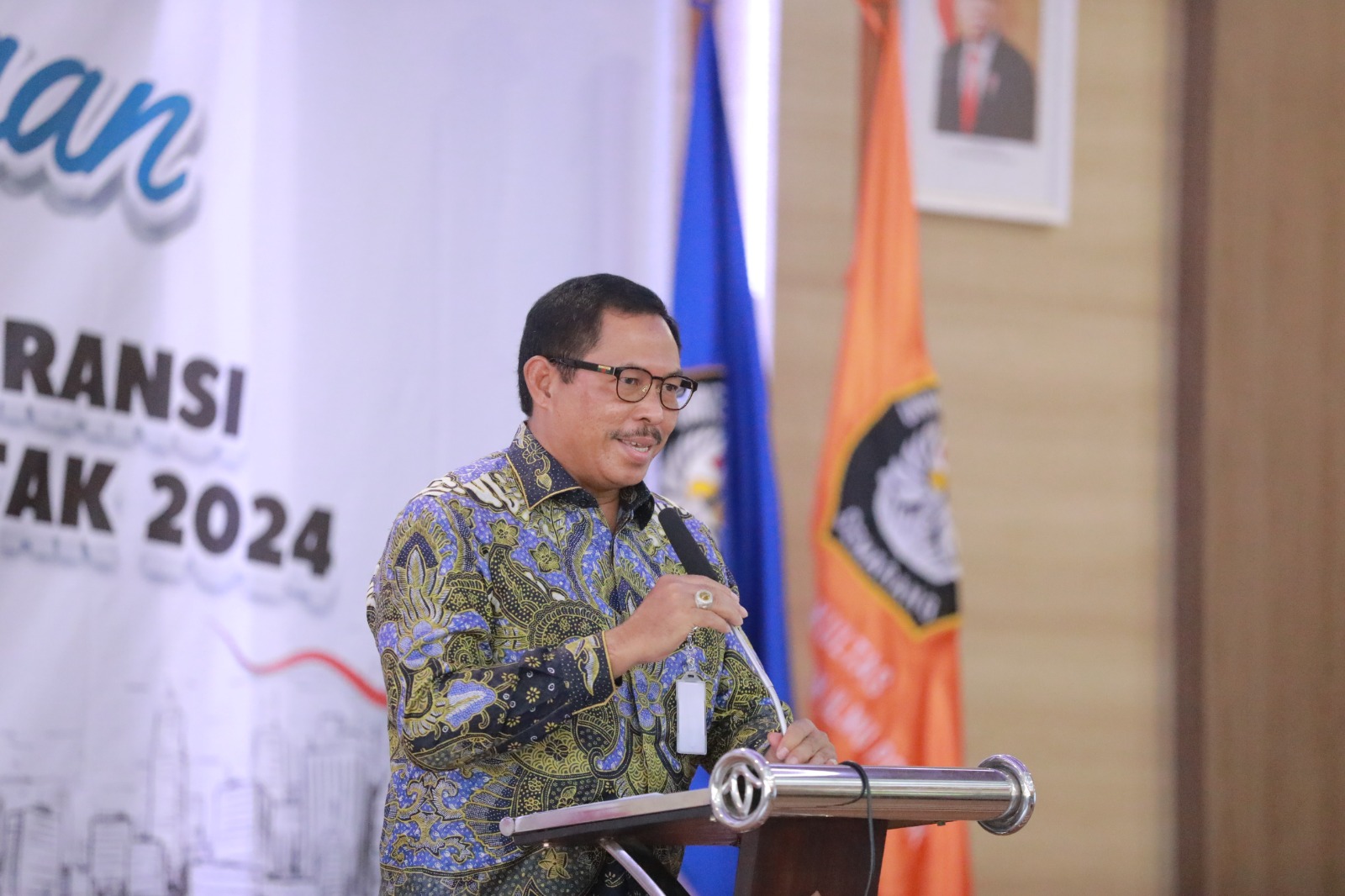 P Gubernur Jawa Tengah Nana Sudjana.