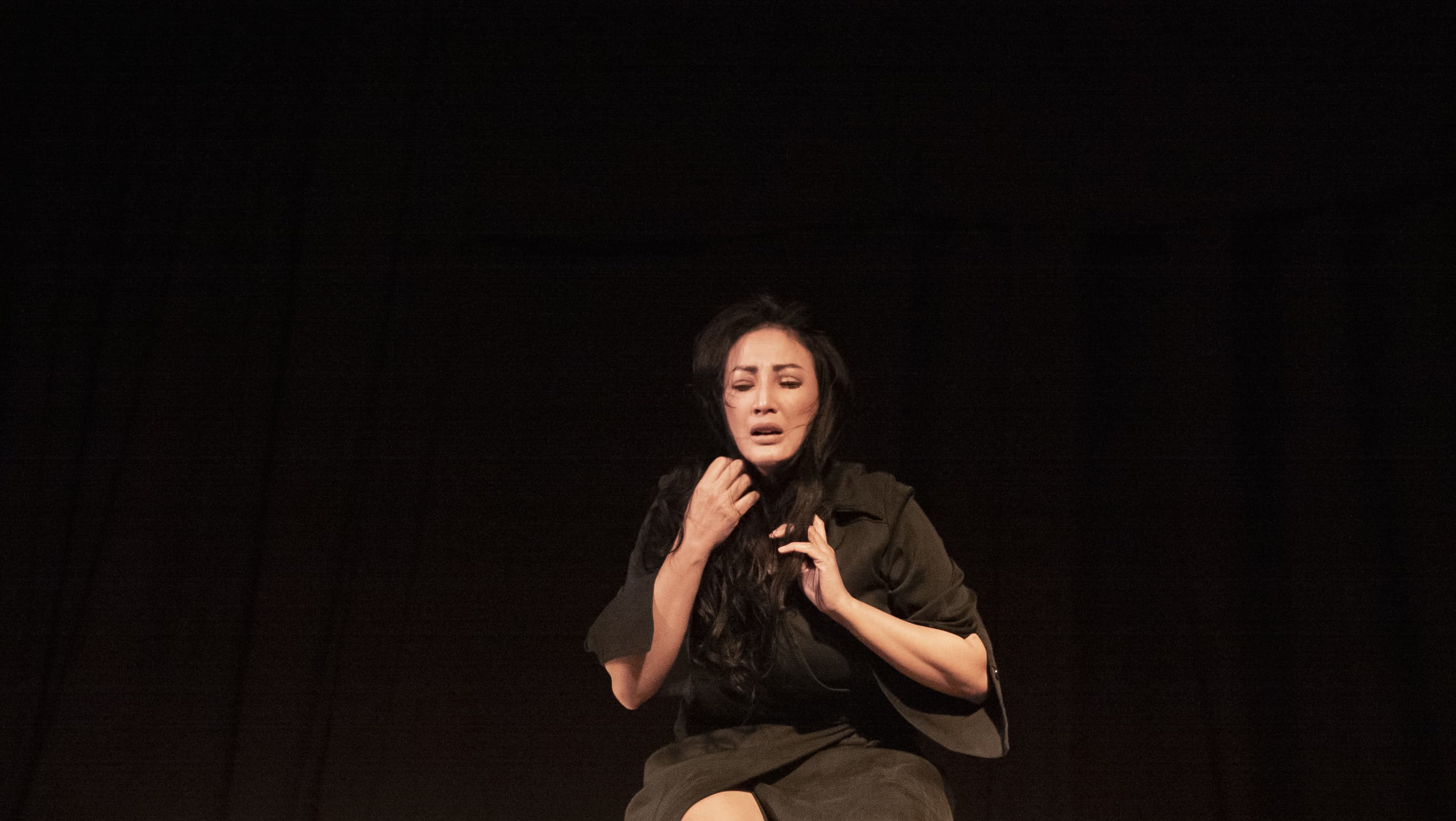 Penampilan Joane Win dalam monolog 'Cotton Candy' di Berlin, Jerman, Kamis (12/10).