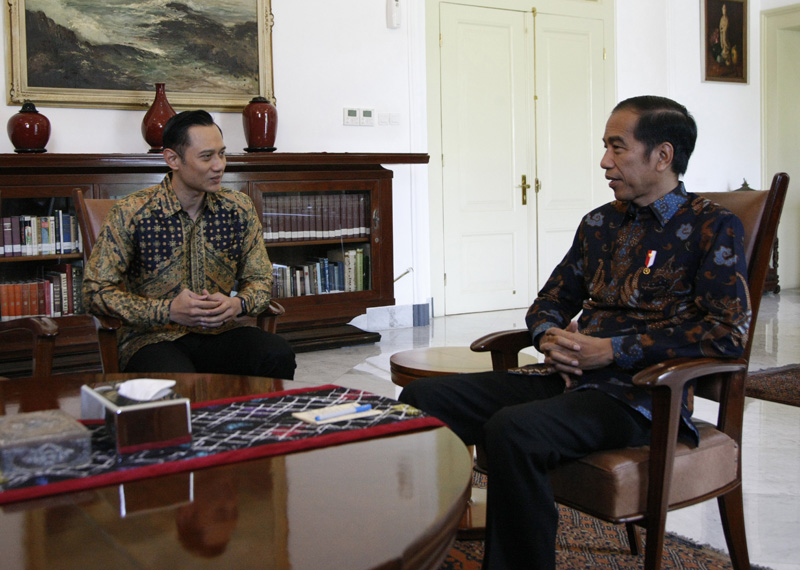 Ilustrasi - Presiden Joko Widodo mengaku bertemu Agus Harimurti Yudhoyono di Istana Kepresidenan, Senin (23/10).