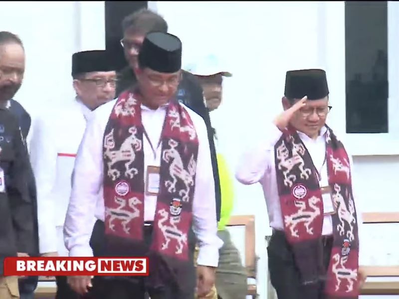 Bakal capres dan cawapres Anies dan Muhaimin tiba di KPU