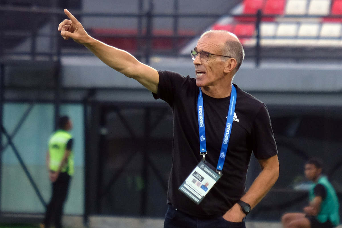 Pelatih Arema FC Fernando Valente.