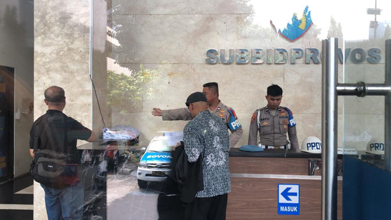 Mantan wakil ketua KPK M Jasin memenuhi panggilan Polda Metro Jaya terkait kasus pemerasan oleh pimpinan KPK.