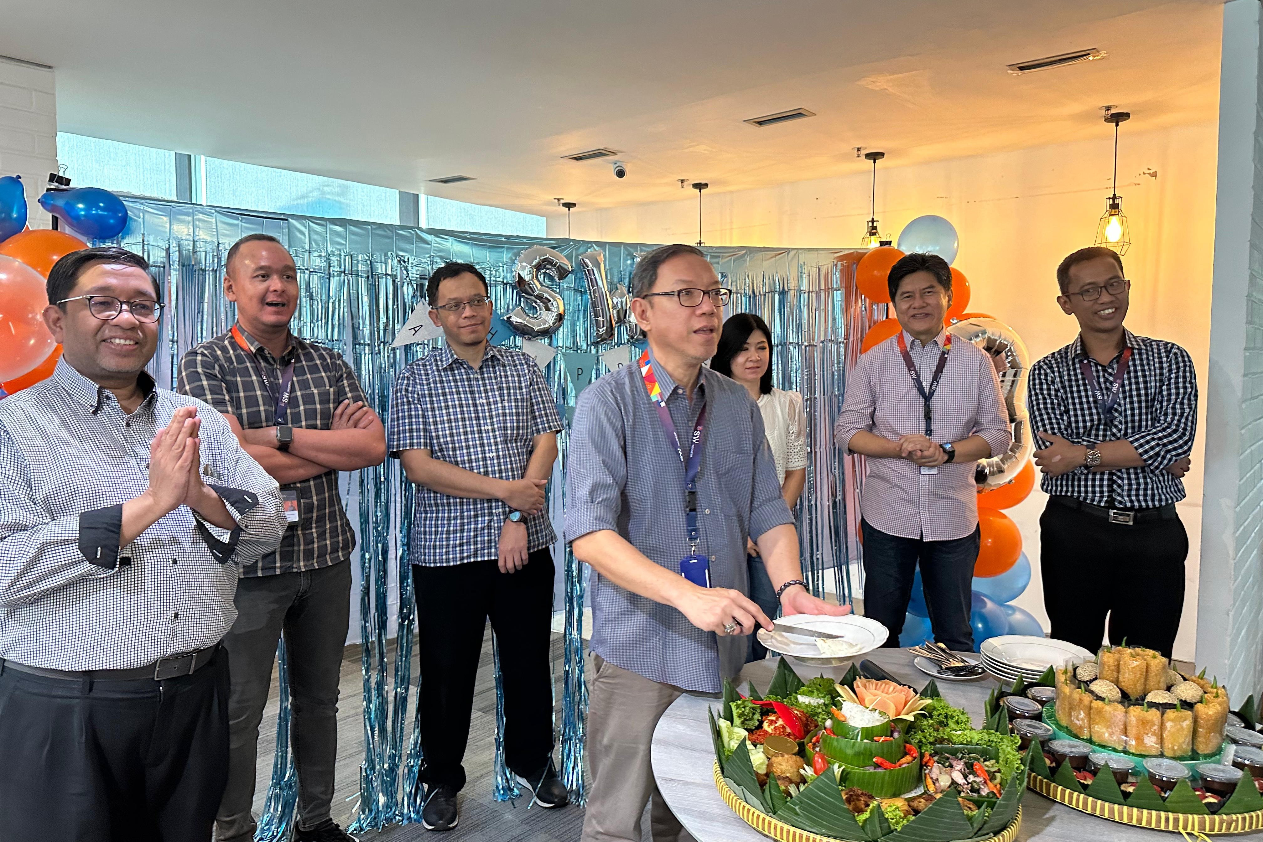 SW Indonesia Selesaikan Masalah Sosial dengan Kewirausahaan