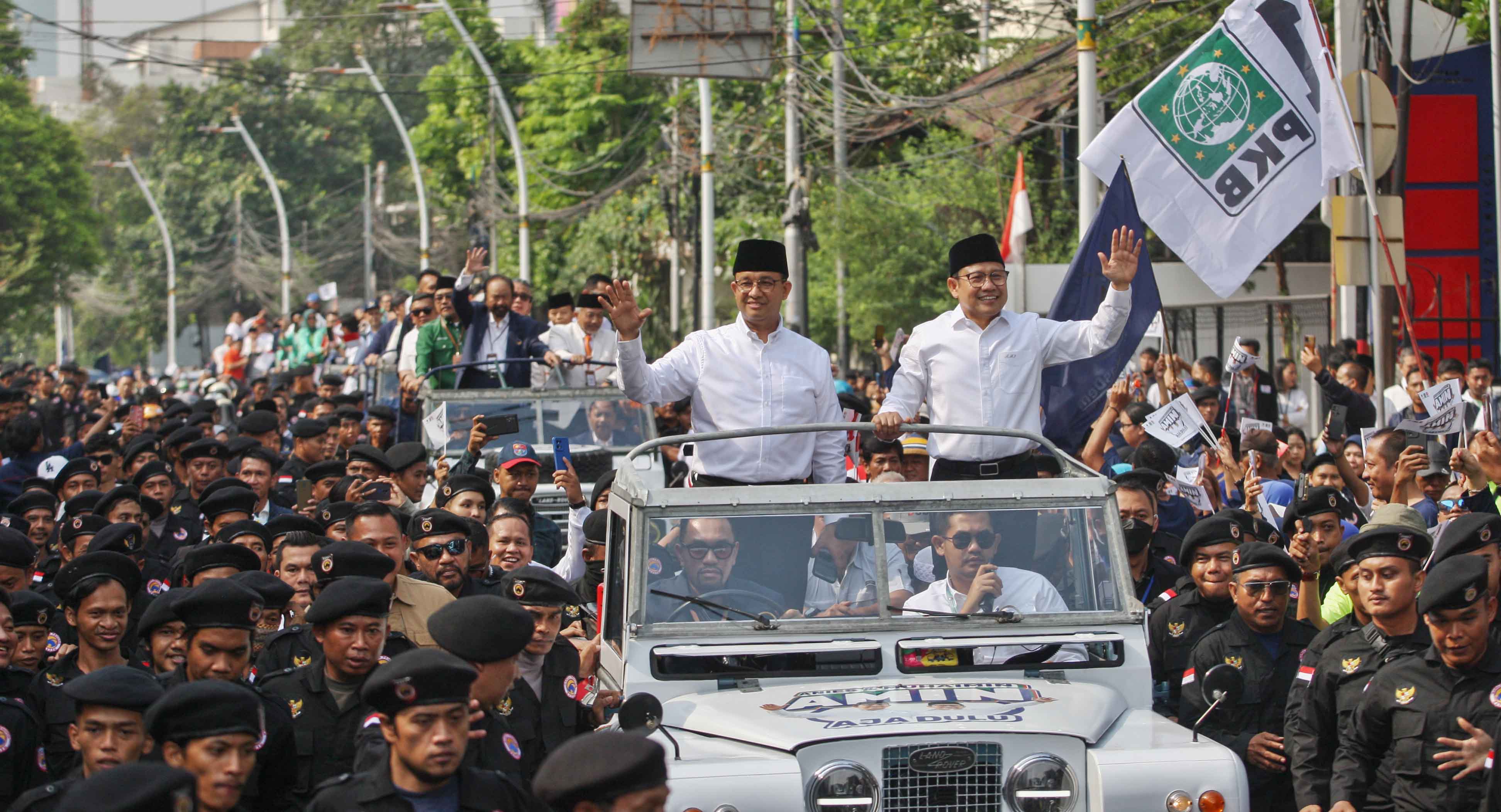 Pasangan capres-cawapres Anies Baswedan-Muhaimin Iskandar (AMIN) melakukan pendaftaran ke KPU di Jakarta, Kamis (19/10). 