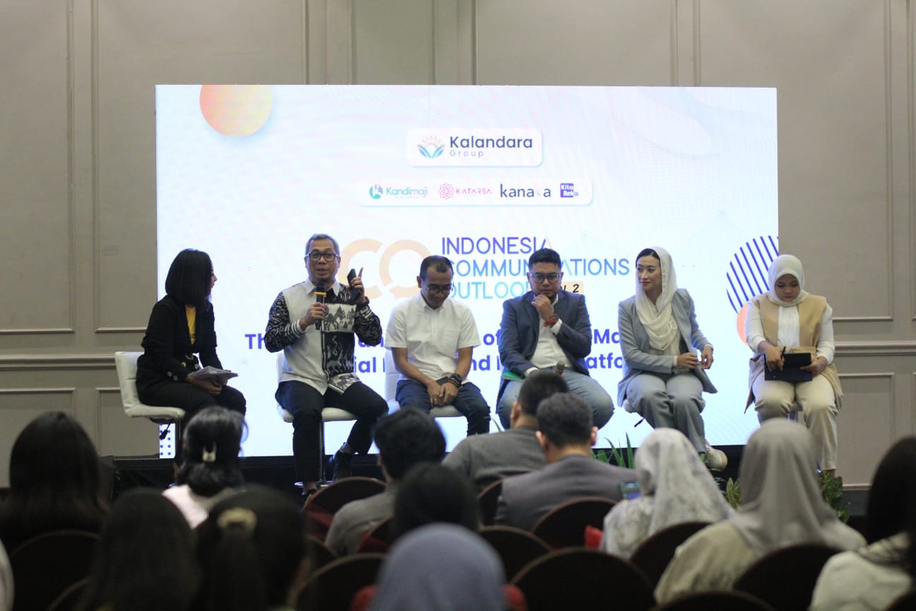 Indonesia Communications Outlook (ICO) 2023 Vol.2 diselenggarakan di Grand Ballroom Sentral Cawang Hotel, Jakarta.