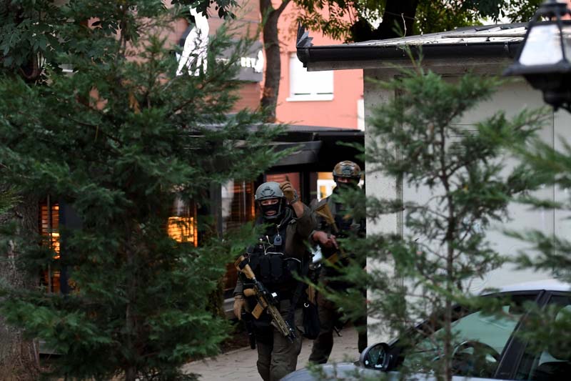 Kosovo meminta Serbia untuk menarik pasukannya dari perbatasan menyusul konflik antara polisi kosovo melawan 30 orang serbia bersenjata.