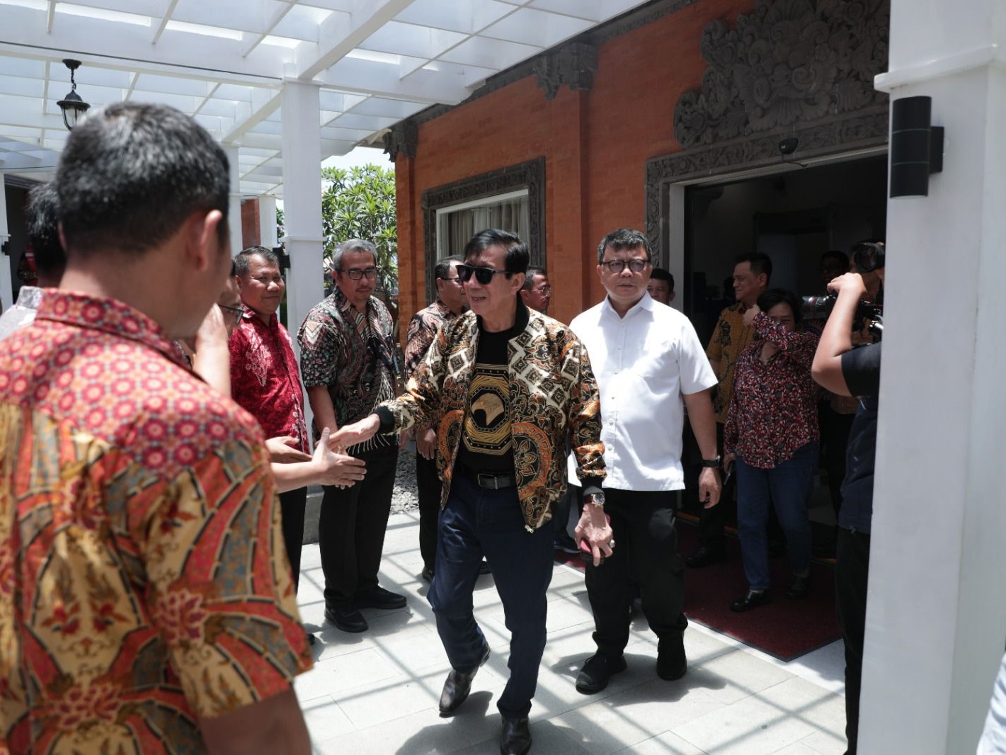 Menkum dan HAM Yasonna H. Laoly meninjau kesiapan venue yang akan digunakan untuk kegiatan The 61st AALCO Annual Session di Bali.