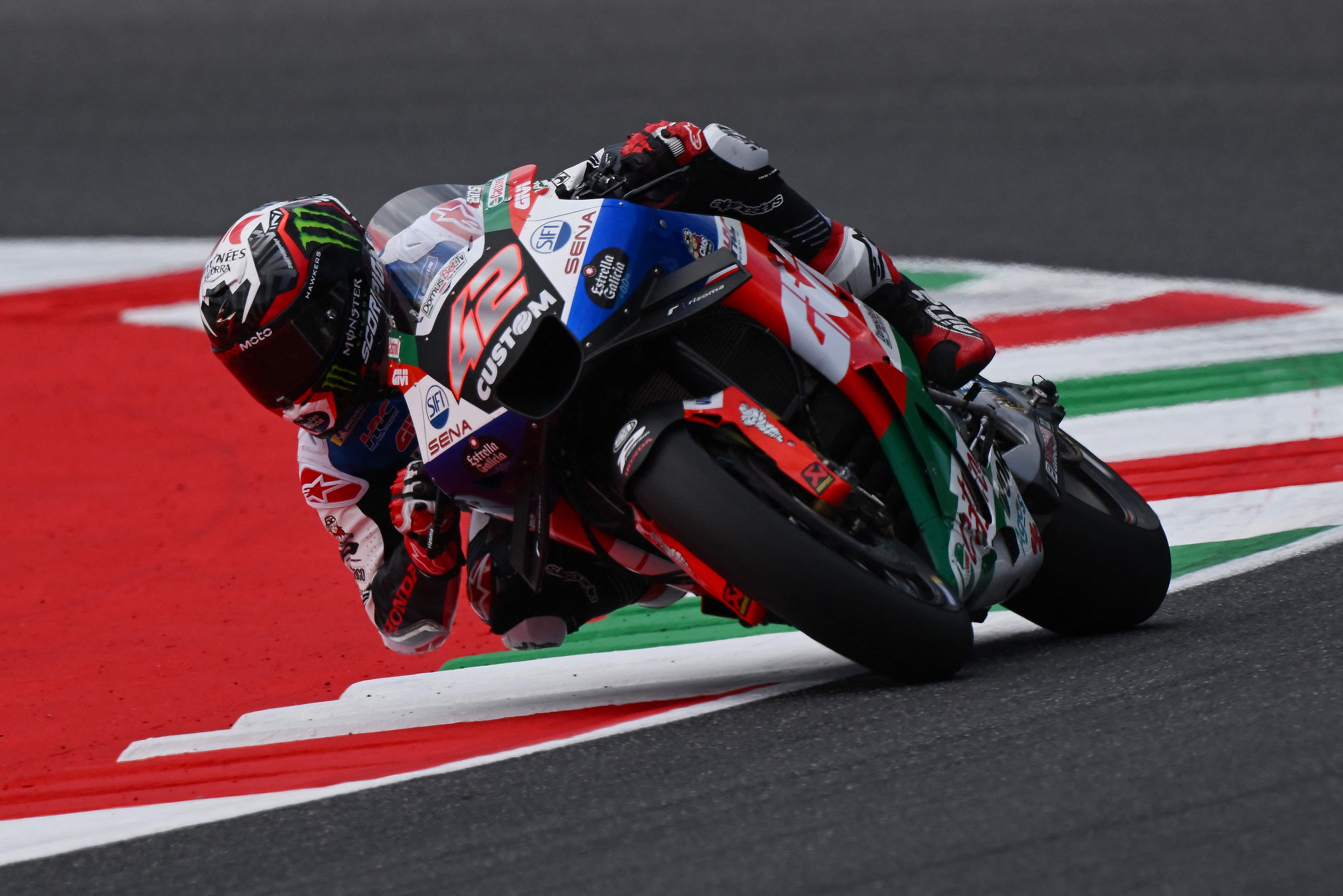 Alex Rins saat sesi latihan di MotoGP Italia, Juni 2023.