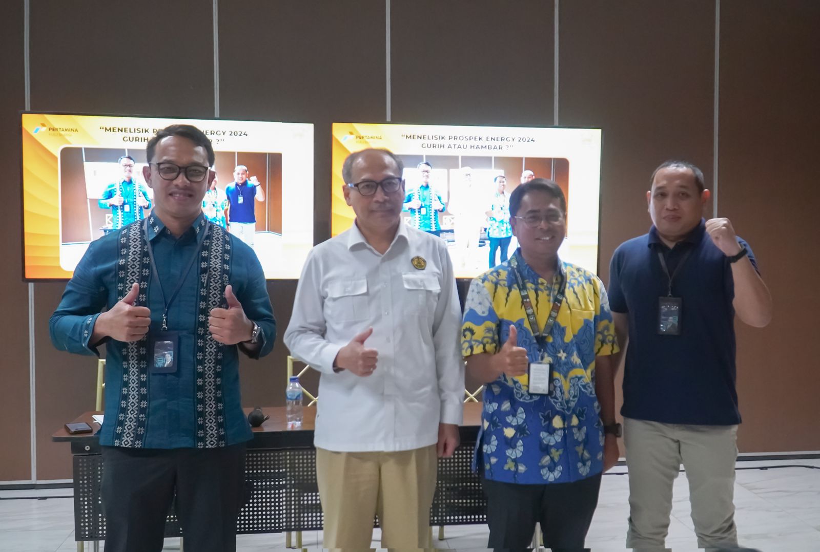 Direktur Jenderal Minyak dan Gas Tutuka Ariadji Kementerian ESDM dan Sekretaris Perusahaan PT PLN Energi Primer Indonesia, Mamit Setiawan.