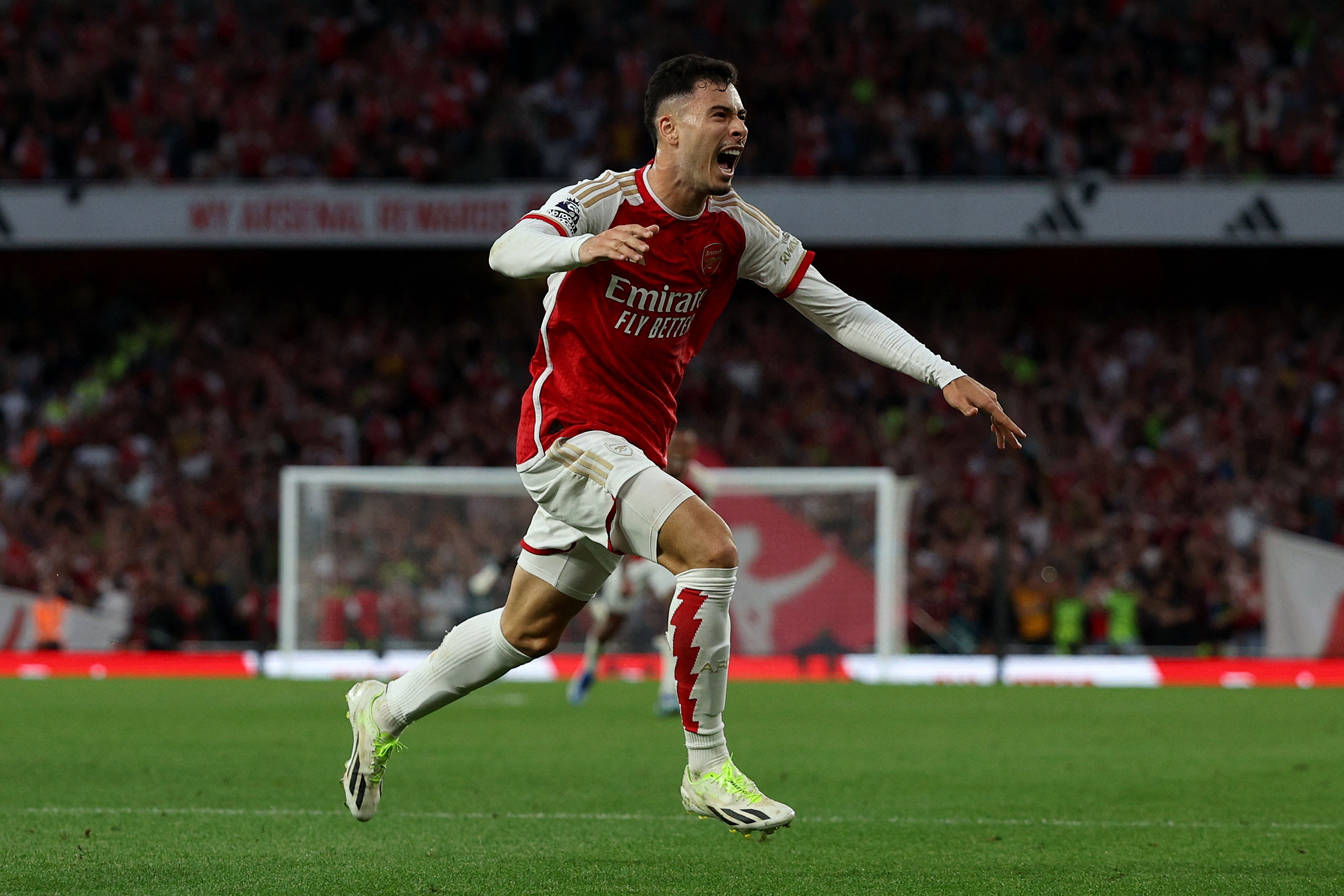 Gelandang Arsenal Gabriel Martinelli melakukan selebrasi usai mencetak gol ke gawang Manchester City di laga Liga Primer Inggris.