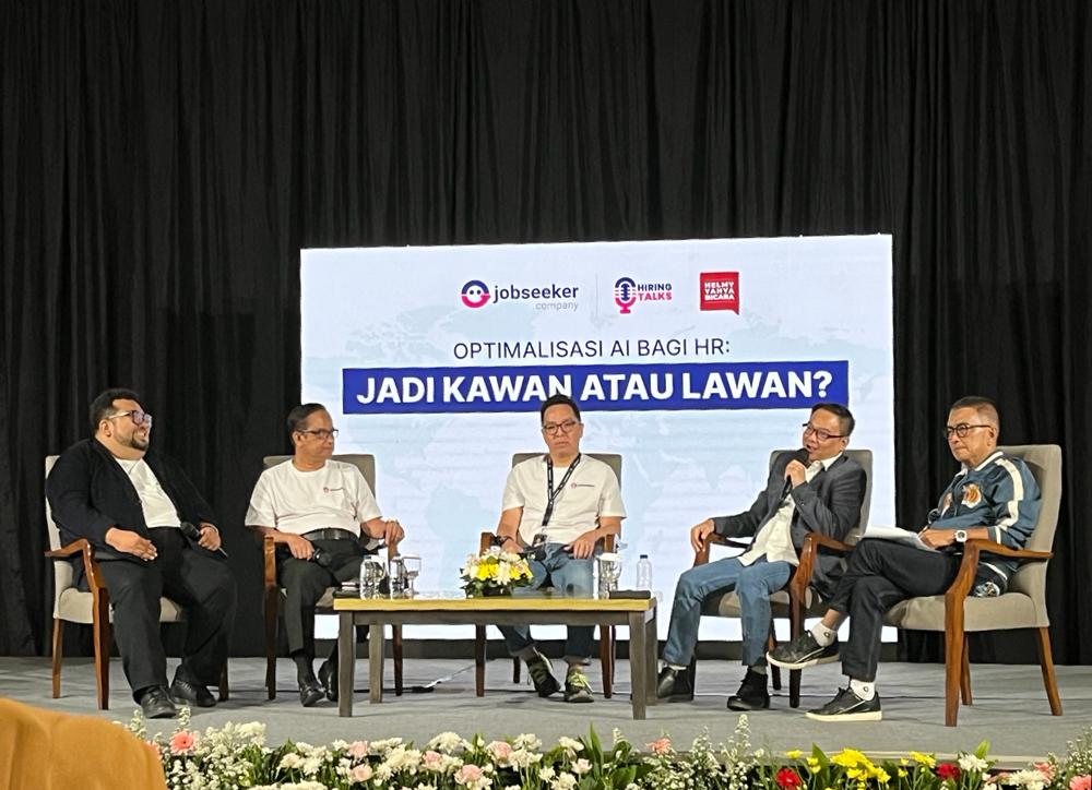 Acara talkshow podcast bertajuk 