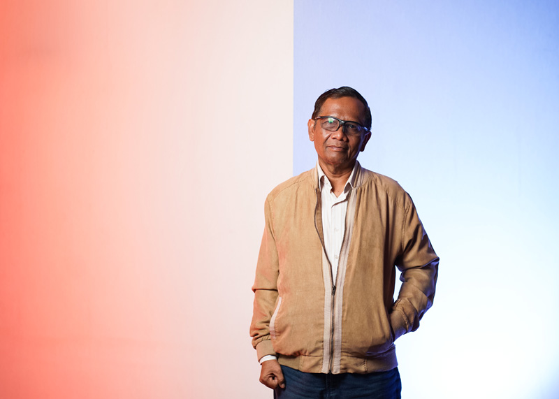 Berikut profil dari cawapres Ganjar Pranowo, Mahfud MD.