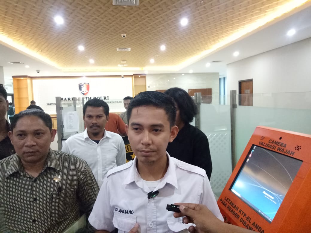 Perwakilan Aliansi Mahasiswa Sulawesi Tenggara (Sultra) yang melaporkan Hashim Djojohadikusumo