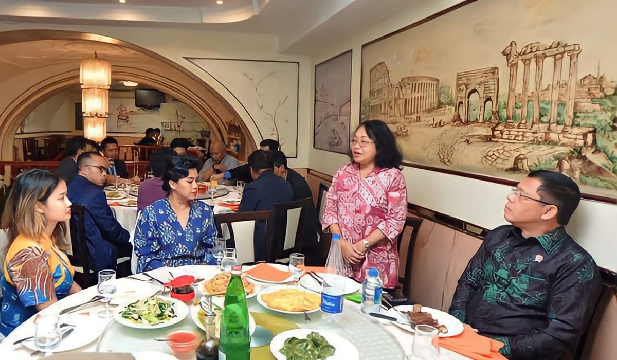 Muhamad Mardiono bersilaturahmi dengan warga negara Indonesia (WNI)