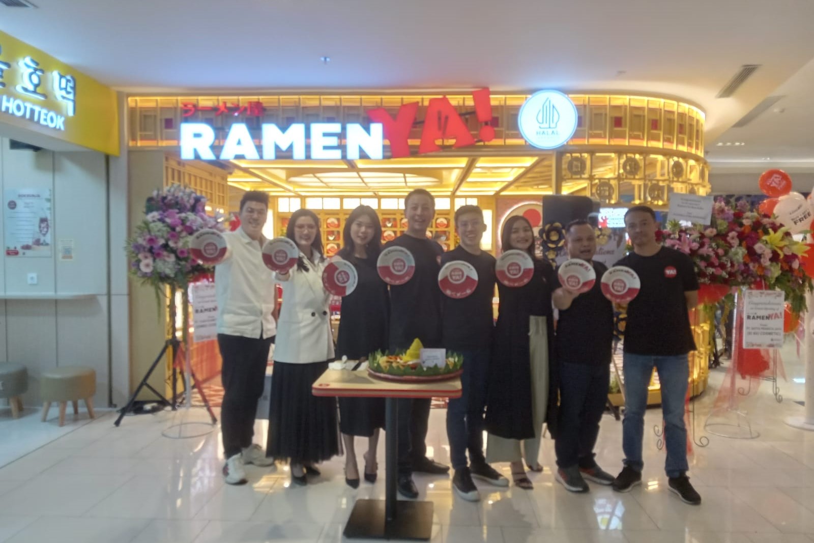Setelah lima tahun sukses menyajikan ramen Jepang, RamenYA kembali membuka gerai ke-78 di Neo Soho Mall, Jakarta Barat.