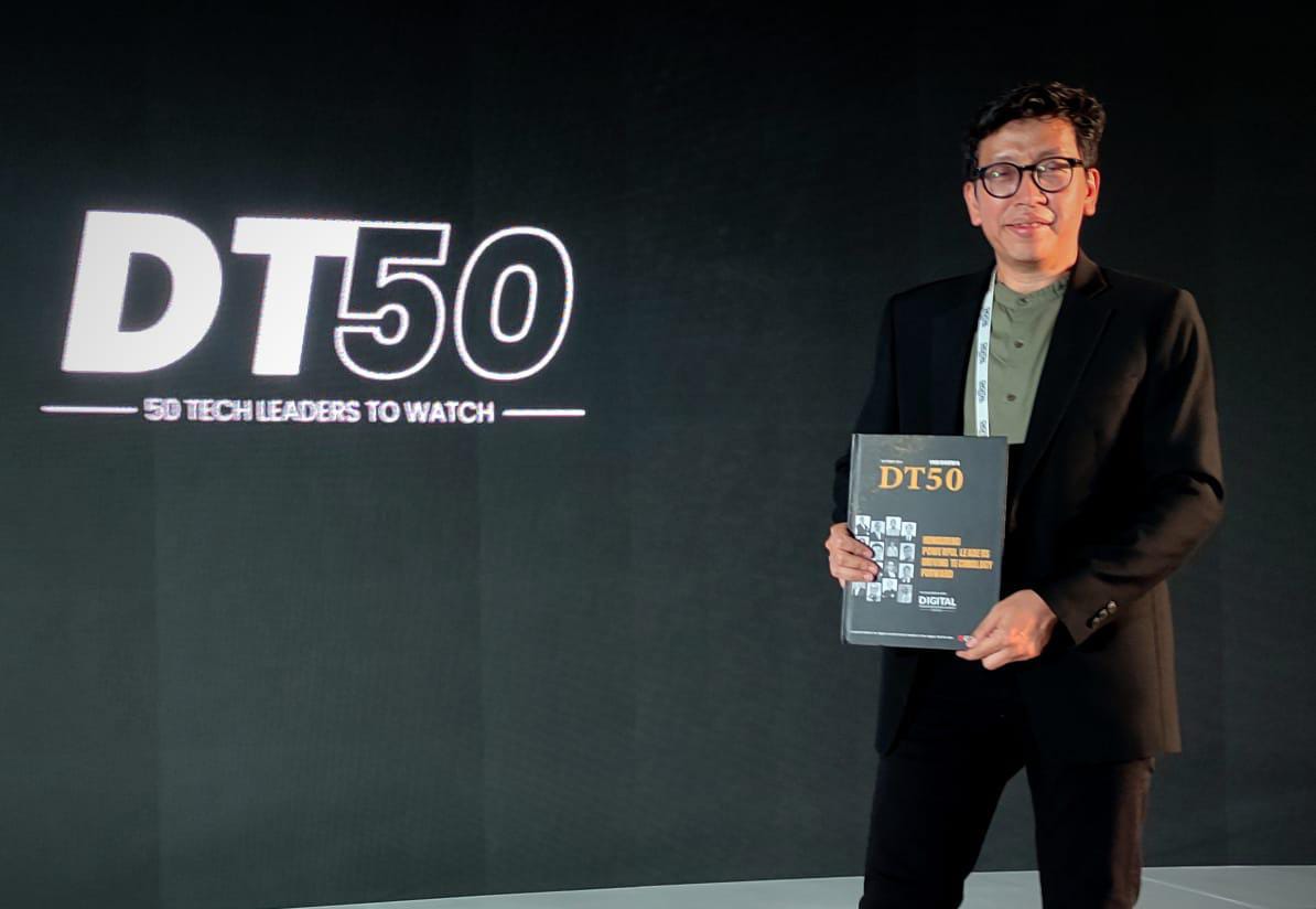Direktur IT CBi Ivan Irawan raih penghargaan DT50 Award