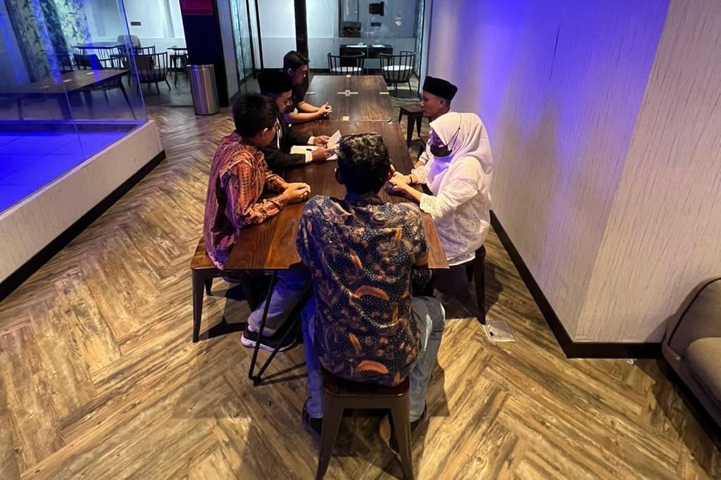 Tersangka kasus rumah produksi film dewasa di Jakarta Selatan menunaikan akad nikah