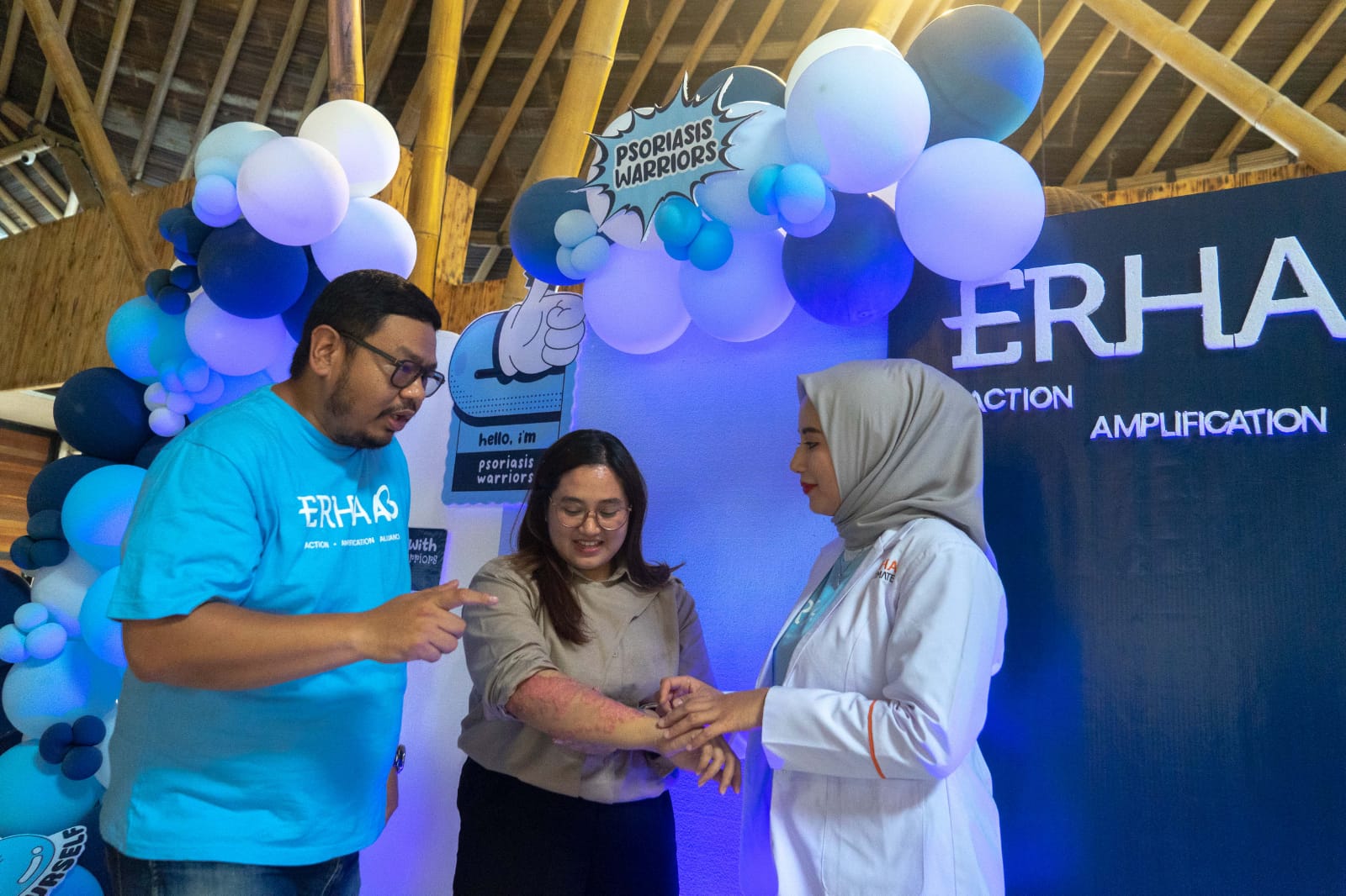 Salah satu kegiatan sosial yang digelar ERHA Group. 