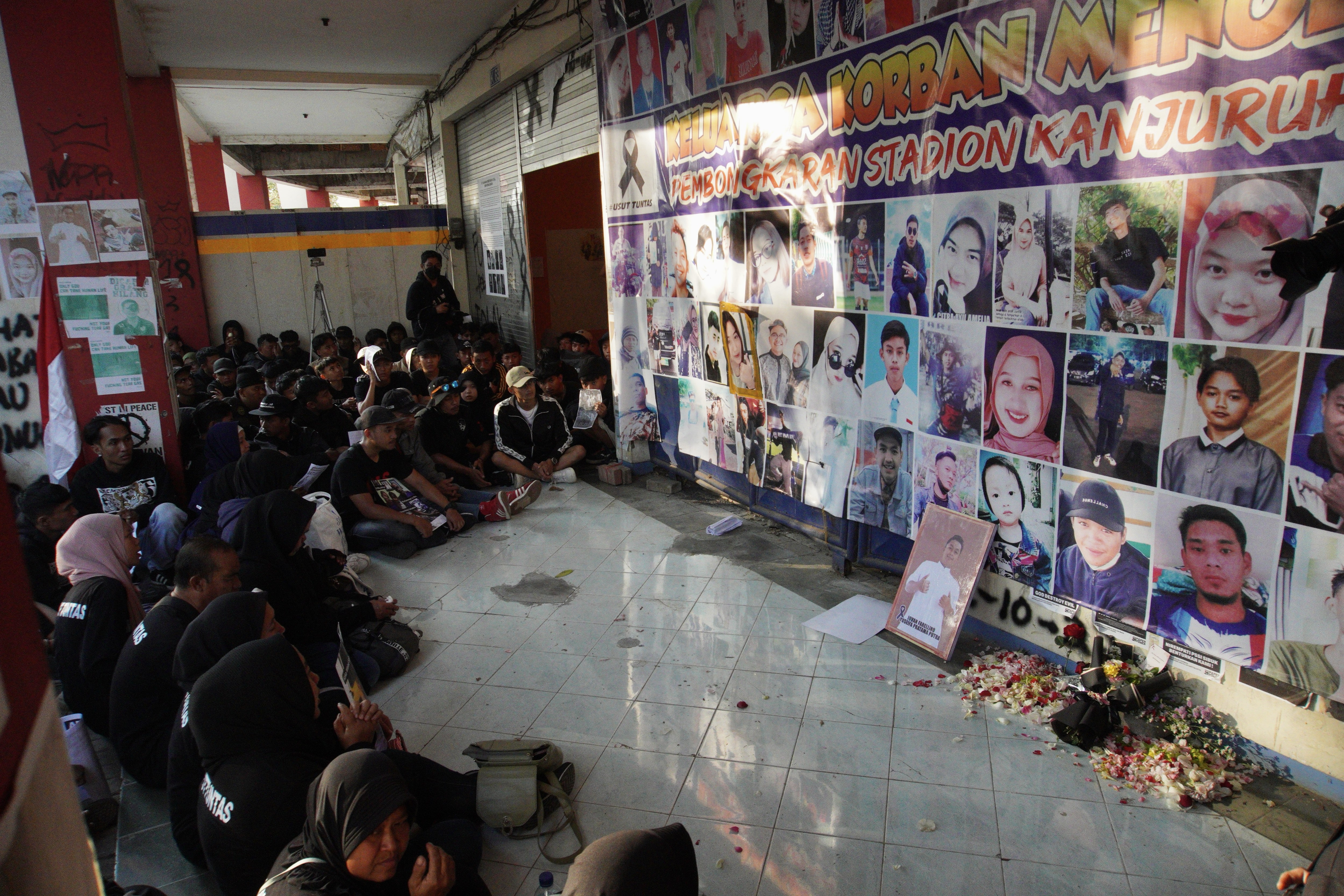 Peringatan satu tahun tragedi Kanjuruhan di Malang, Jawa Timur