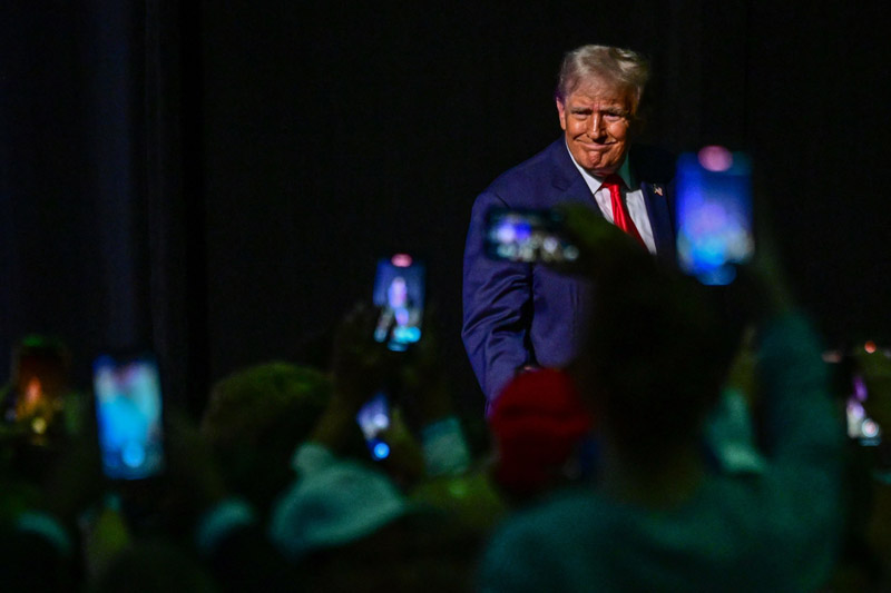 Kontraktor IRS Mengaku Bersalah Bocorkan Laporan Pajak Trump