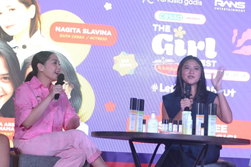Artis Nagita Slavina saat berbagi tips menghindarkan diri dari stress di Bandung