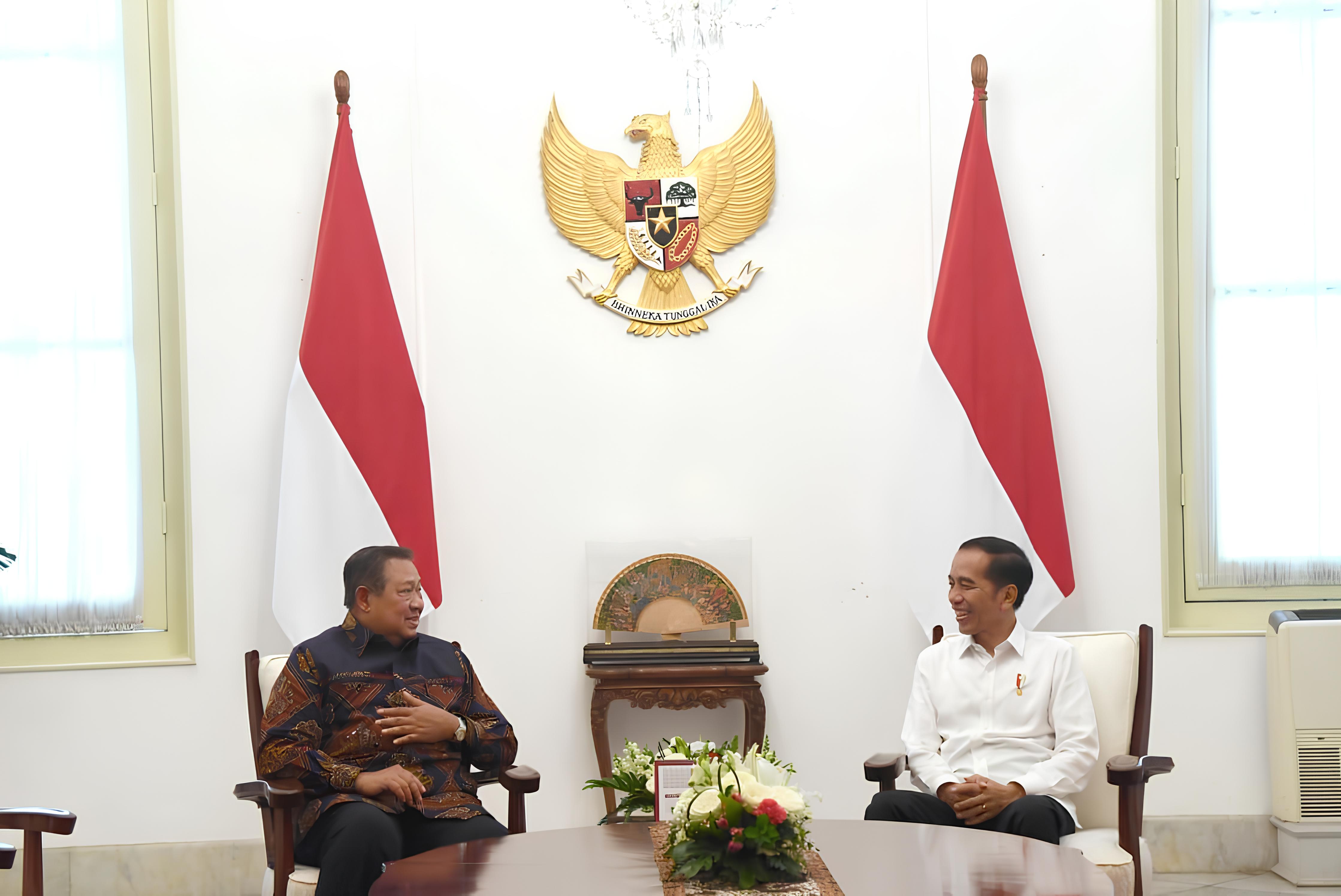 Presiden Joko Widodo (Jokowi) bertemu dengan SBY di Istana Negara.