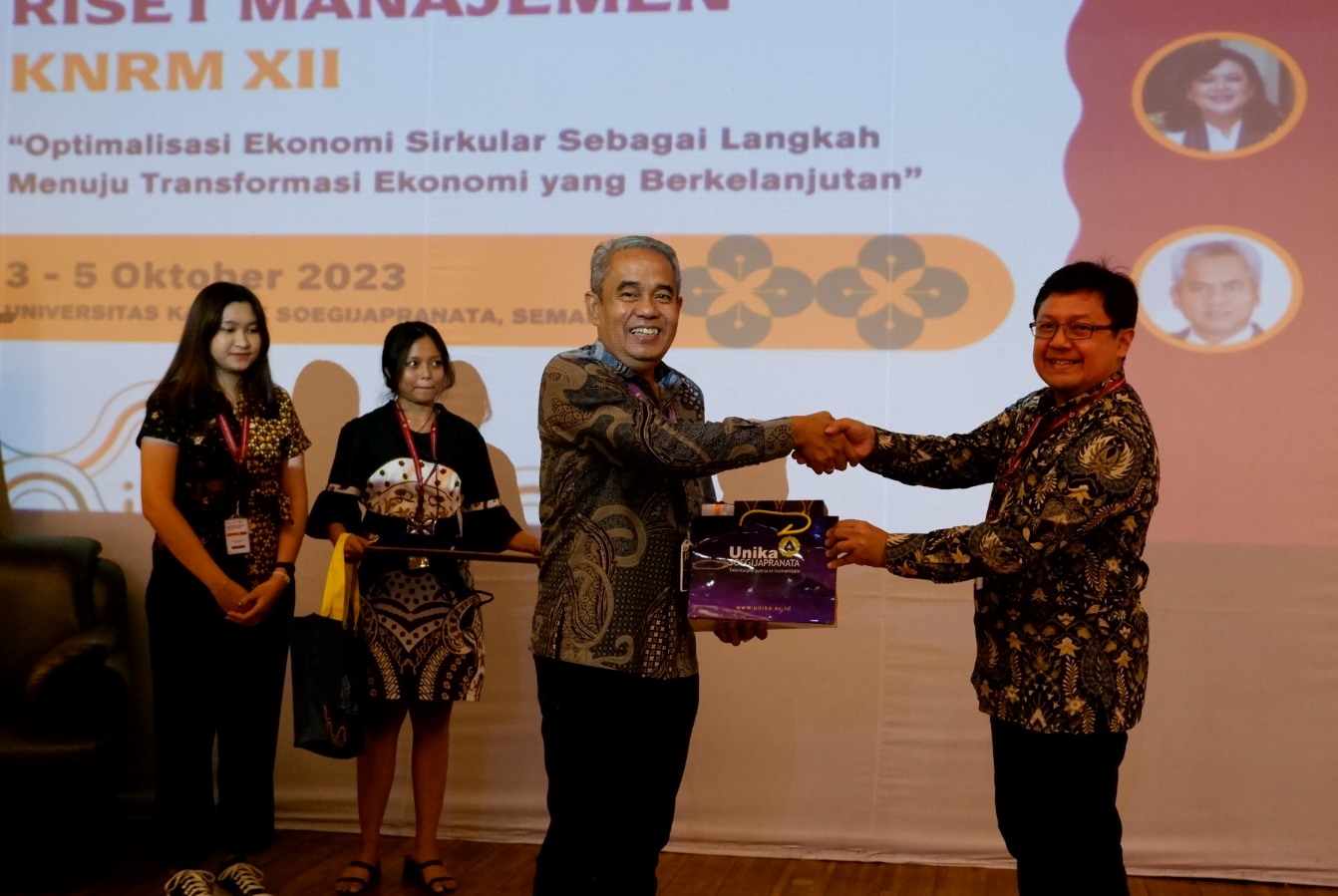 Sekolah Tinggi Manajemen PPM bekerja sama dengan Unika Soegijapranata menggelar Konferensi Nasional Riset Manajemen ke-12 di Semarang.