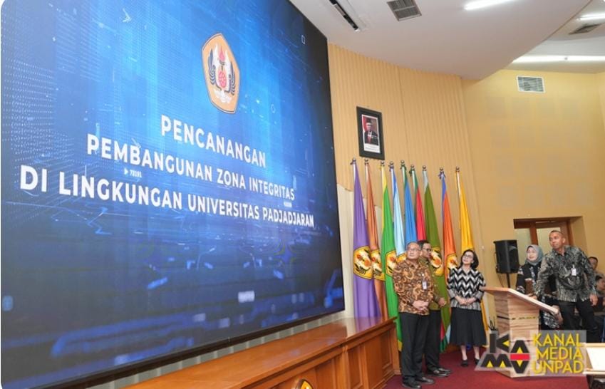 Salah satu kegiatan lingkungan di Kampus Universitas Padjadjaran Bandung
