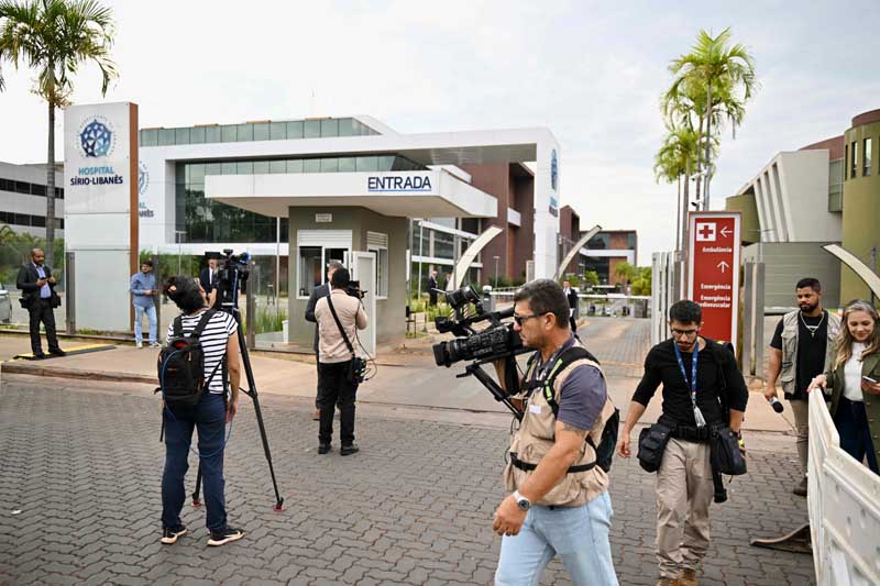 Dua hari pascaoperasi penggantian pinggul, Presiden Brasil Lula sudah kembali di Istana Alvorada.