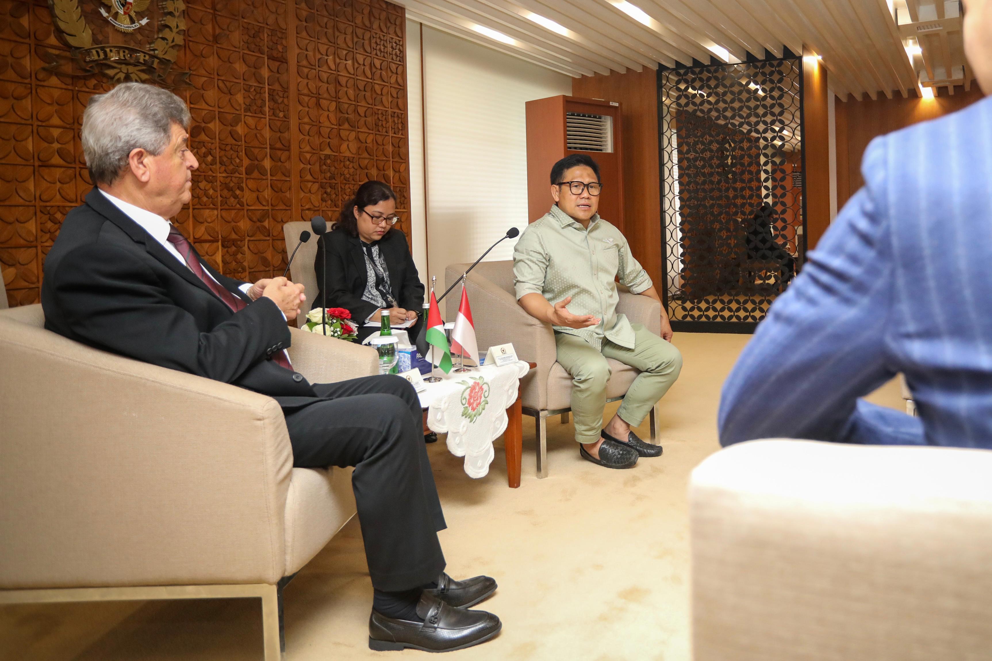 Wakil Ketua DPR RI Abdul Muhaimin Iskandar (Gus Imin) menerima kunjungan Duta Besar (Dubes) Palestina untuk Indonesia, Zuhair Al-Shun.