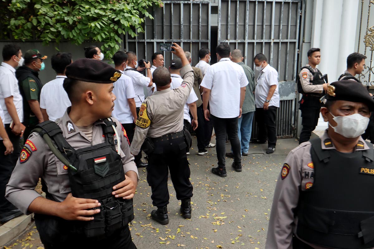 Polda Metro Jaya diharapkan mengusut tuntas semua pihak yang terlibat dalam pertemuan Firli Bahuri dan Syahrul Yasin Limpo.