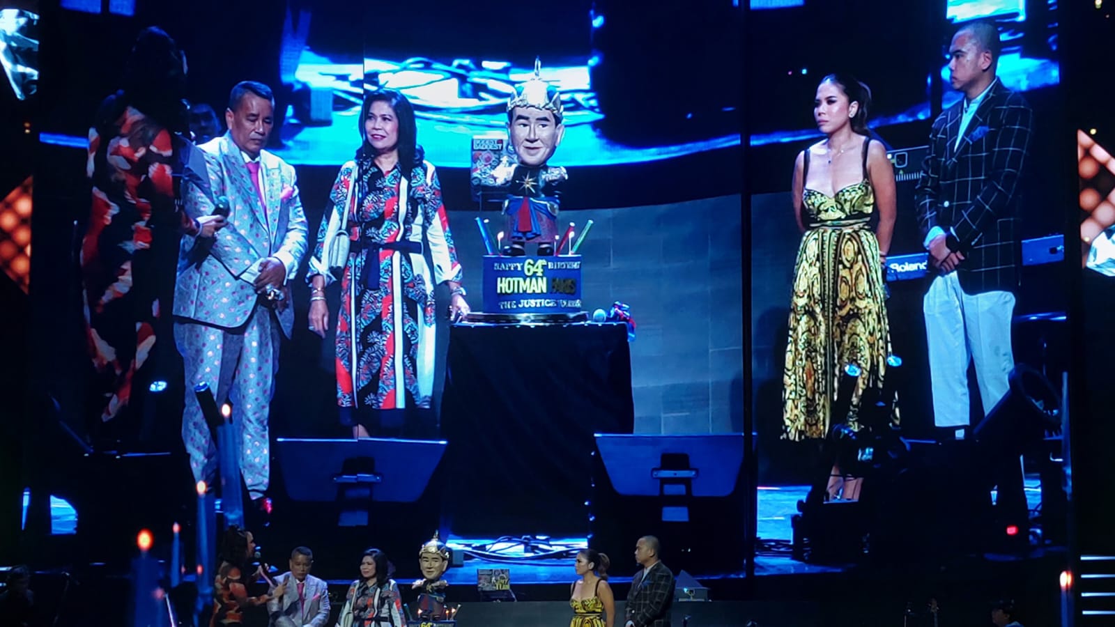 Pengacara Hotman Paris merayakan ulang tahun ke-64.