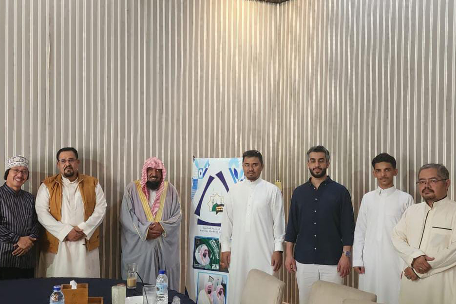 Kerja sama dalam pelayanan visa furoda melayani calon jamaah haji dari Indonesia.