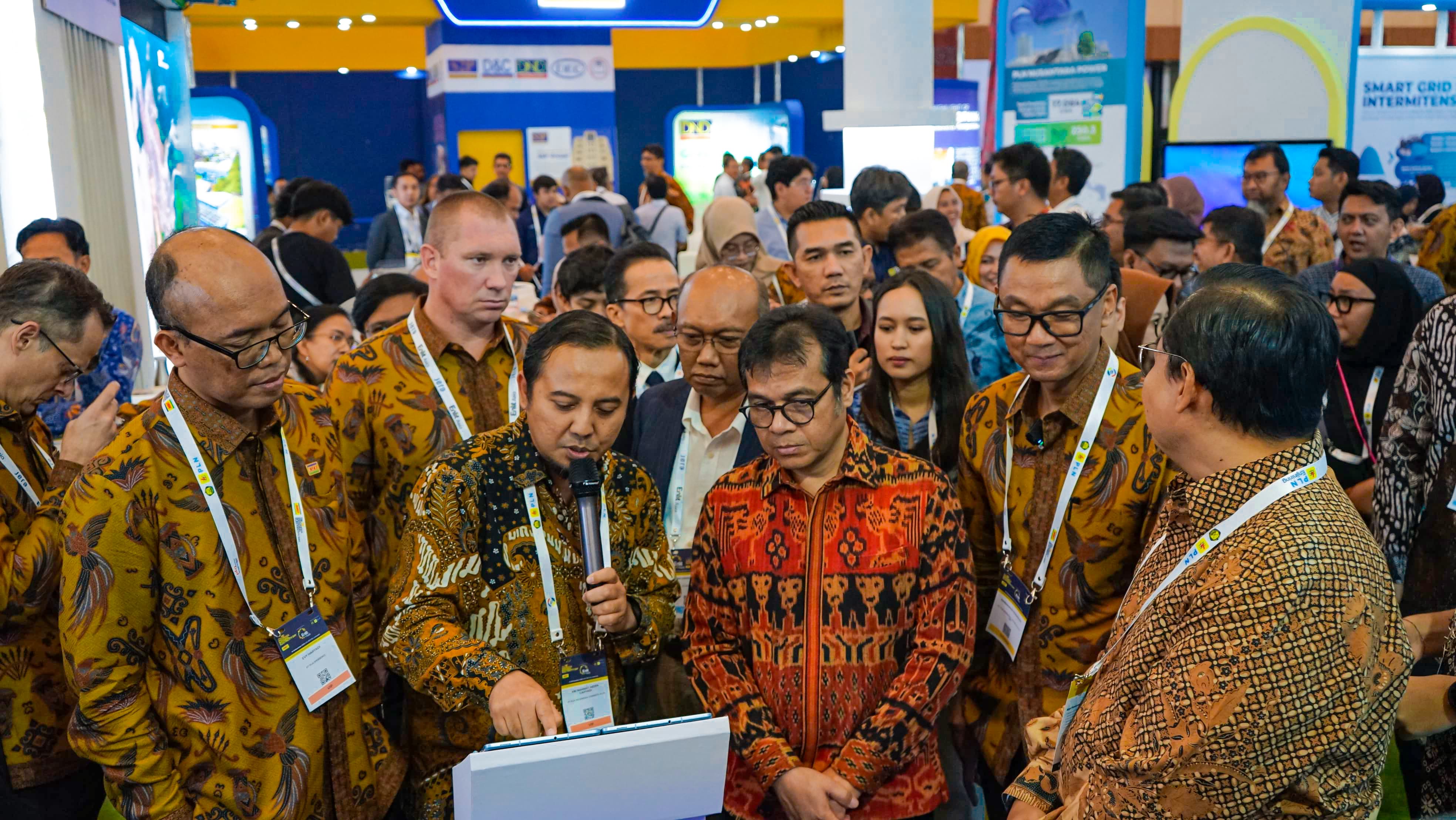 Direktur Utama PLN Icon Plus Ari Rahmat Indra Cahyadi saat menghadiri  ENLIT Asia 2023 di Jakarta.