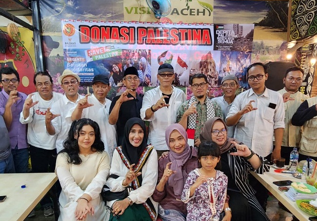 Penggalangan dana untuk membantu bangsa Palestina.