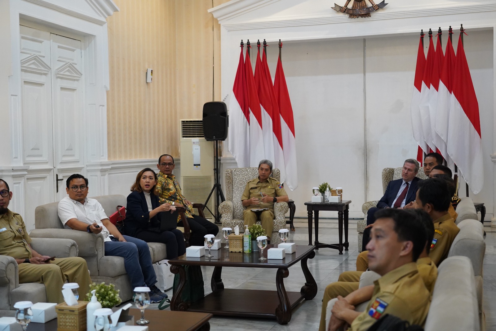 DPRD Kota Bogor menerima kunjungan perwakilan perusahaan dari Swiss, JANZZ.technology, di Bogor, Jabar, Senin (27/11). 