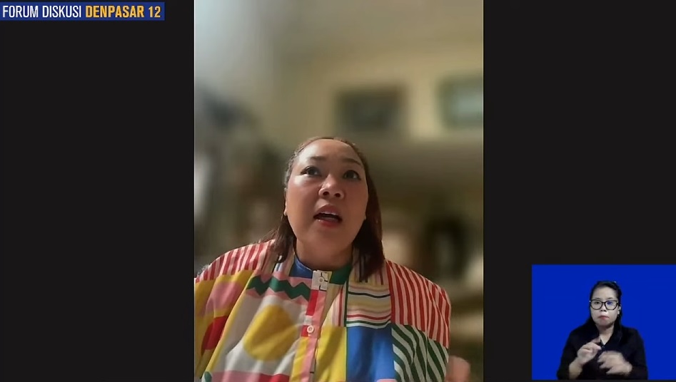 Inayah Wahid dari jaringan Gusdurian menjadi pembicara di forum diskusi Denpasar 12