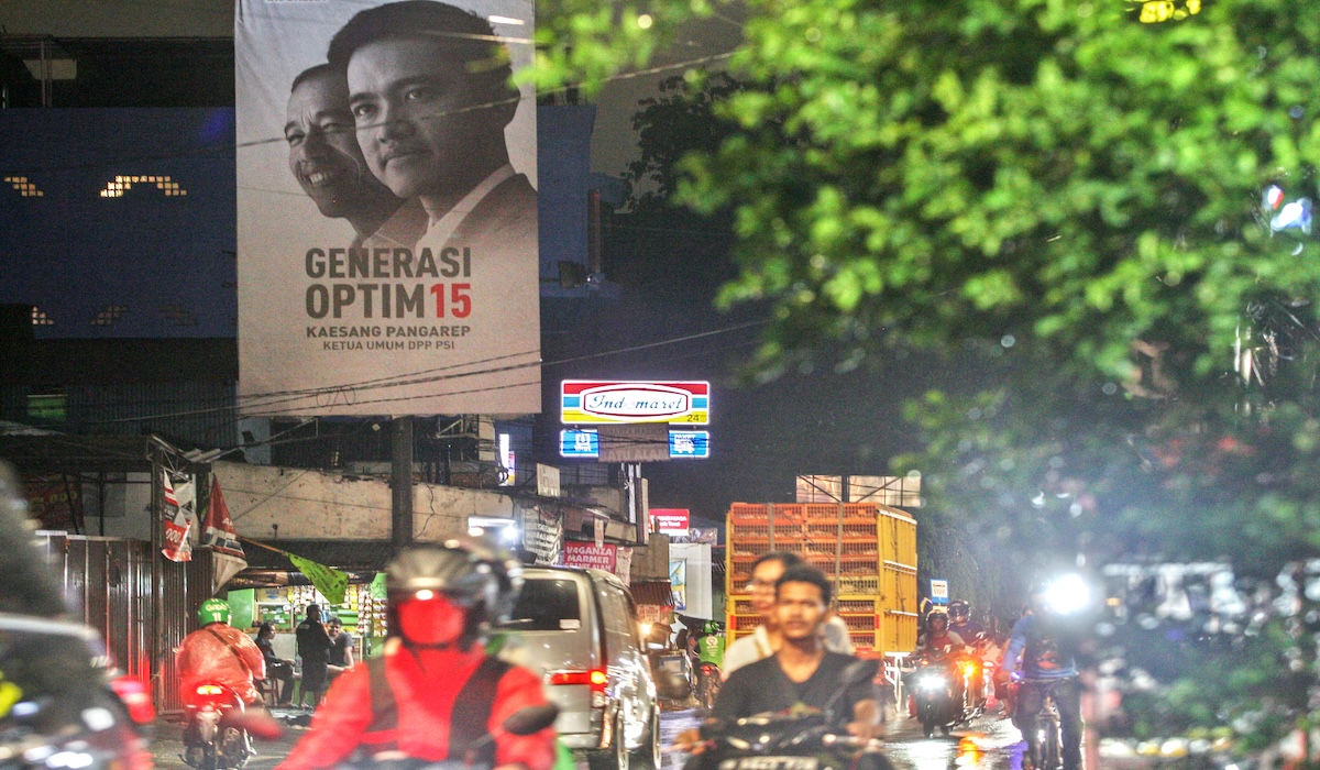 Baliho ketua Umum PSI Kaesang Pangarep dengan Presiden Joko Widodo