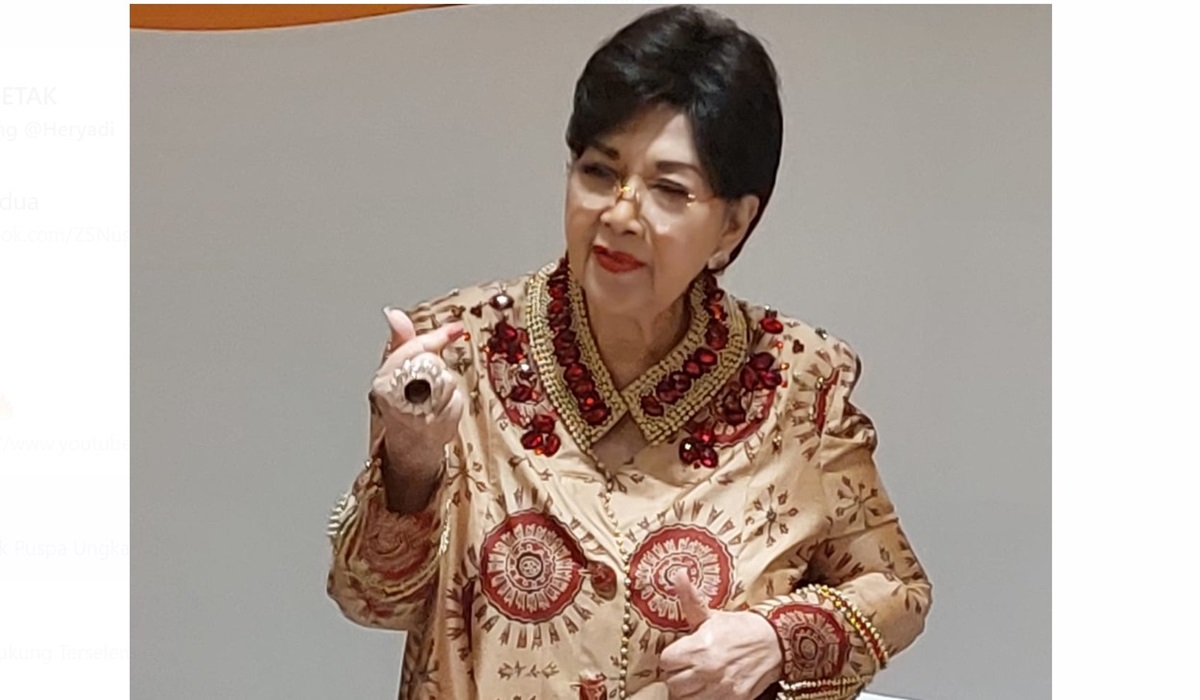 Penyanyi Titiek Puspa