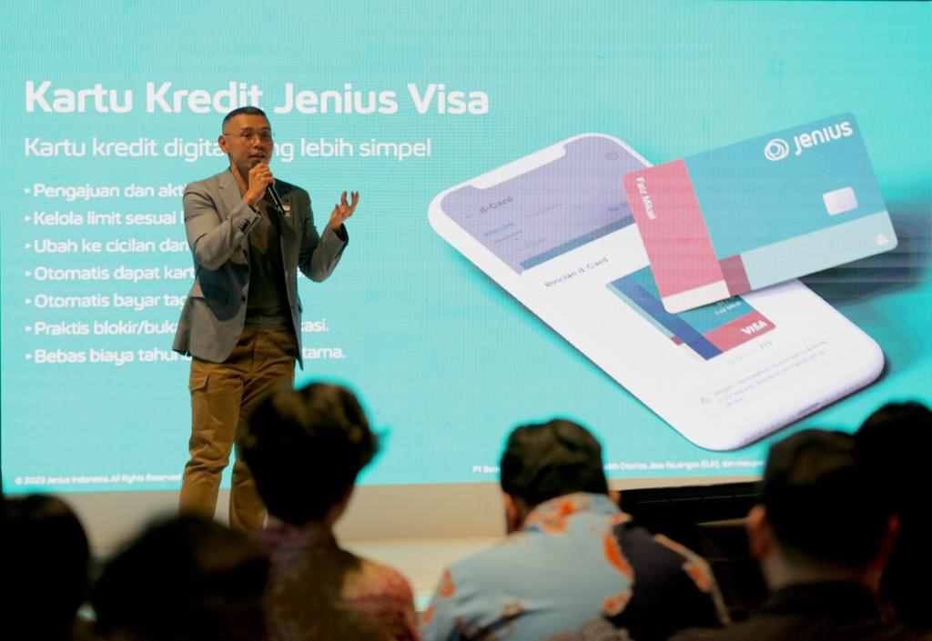  Kartu Kredit Jenius Visa semakin lengkap dengan hadirnya kategori travel untuk penukaran ke KrisFlyer Miles dan Traveloka Points.