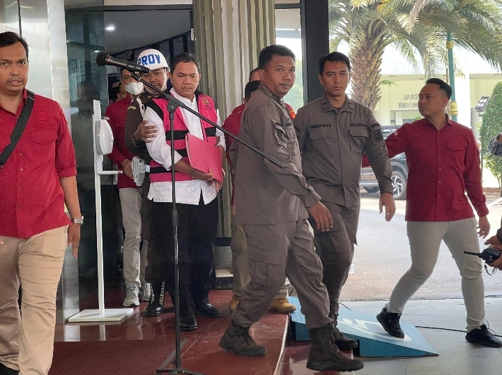 Aliran dana Rp40 miliar yang diterima Achsanul Qosasi akan didalami Kejaksaan Agung dalam kasus dugaan korupsi BTS 4G.