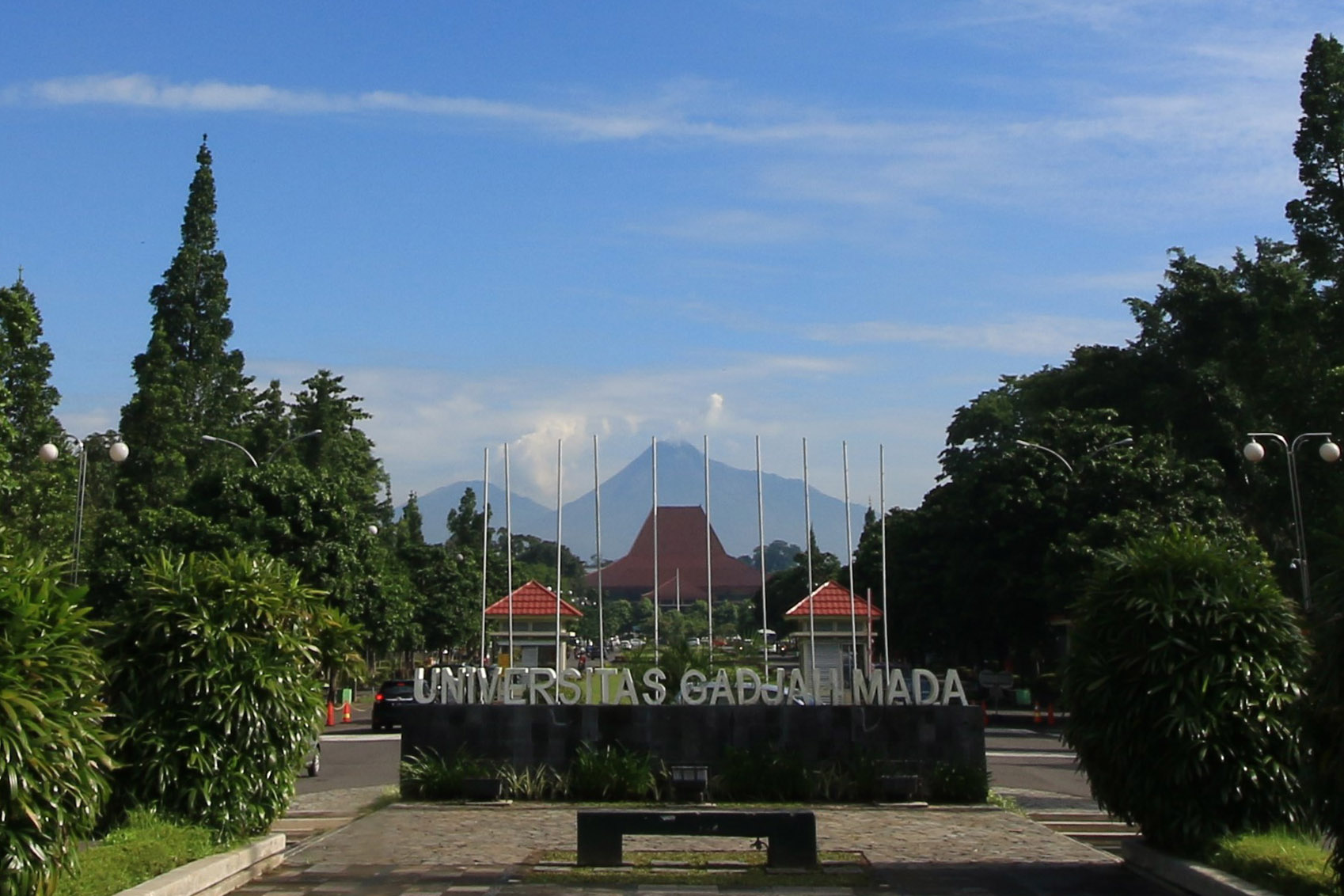 UGM Terbaik di Bidang Ilmu Sosial Versi Times Higher Education