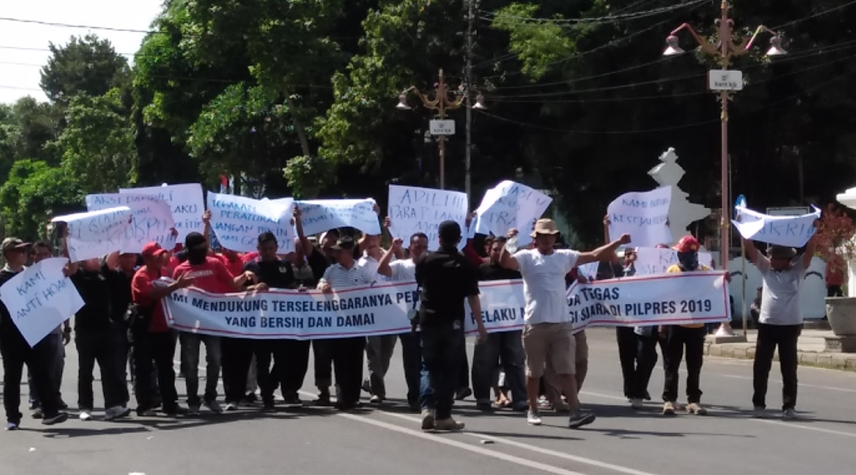 Simulasi pengamanan pemilu di Kota Cirebon