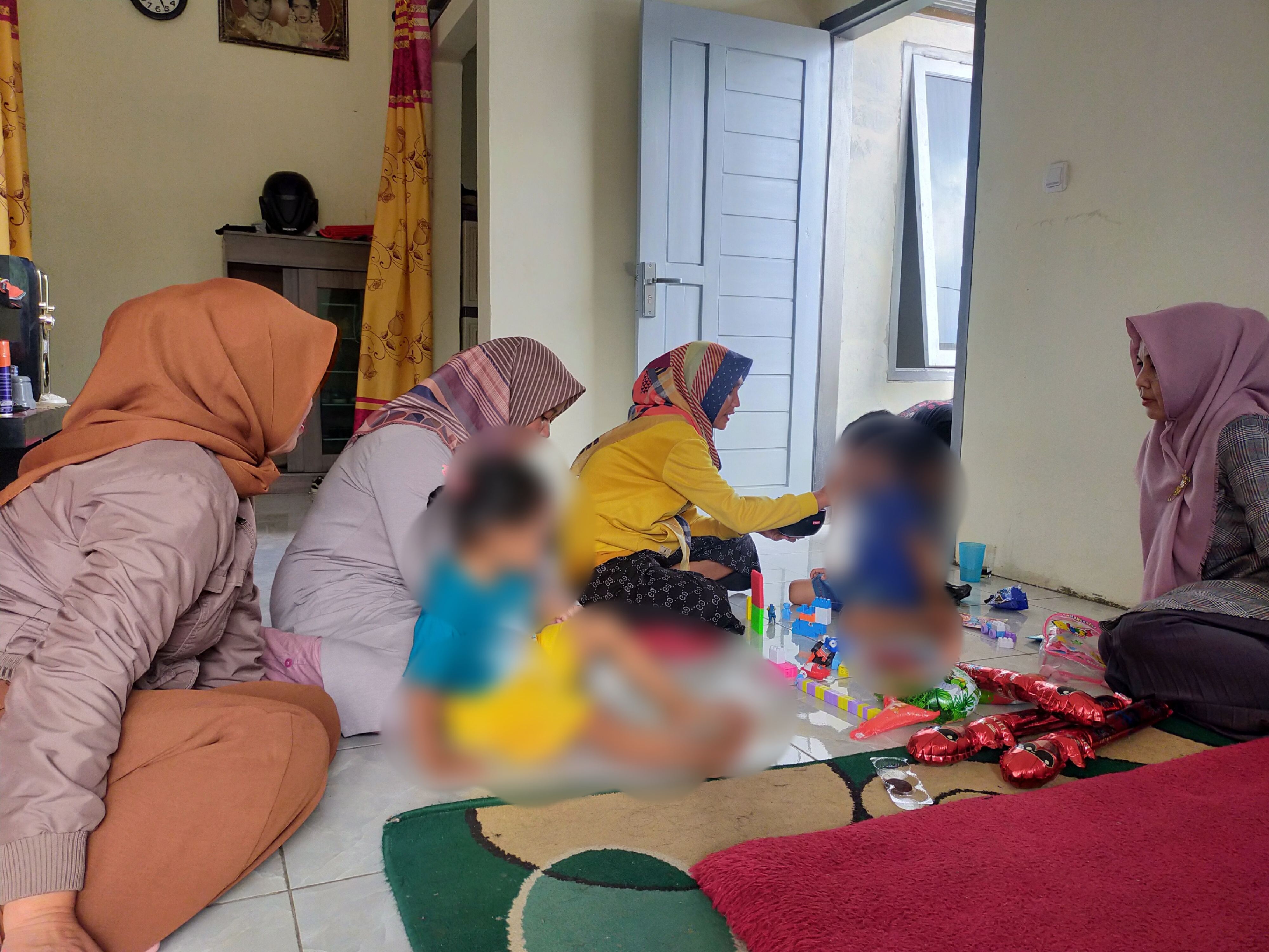 Kader Posyandu di Tasikmalaya mendatangi rumah warga 