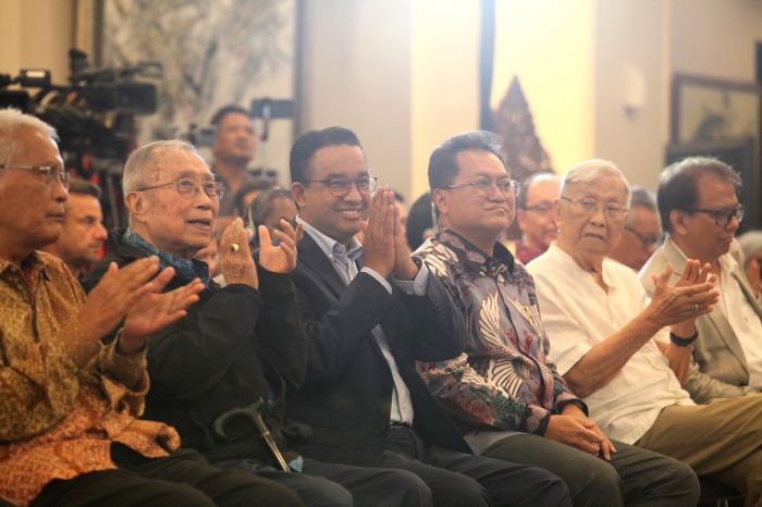 Bacapres Anies Rasyid Baswedan (ketiga kiri) bersama para petinggi Centre for Strategic and International Studies (CSIS)